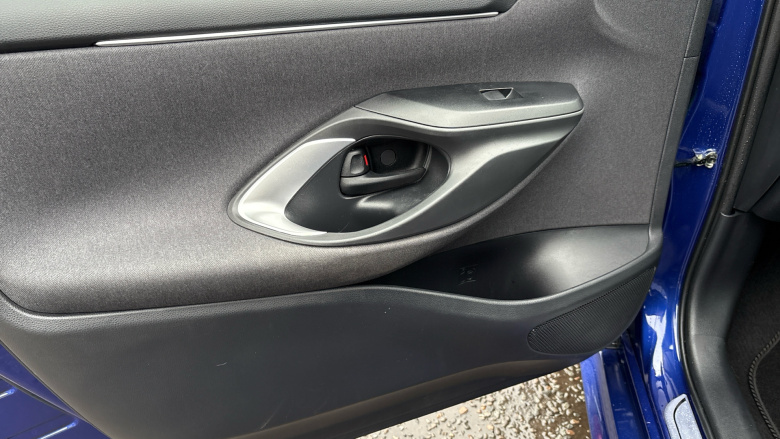 Toyota Yaris 1.5 Hybrid Design 5dr CVT Hybrid Hatchback